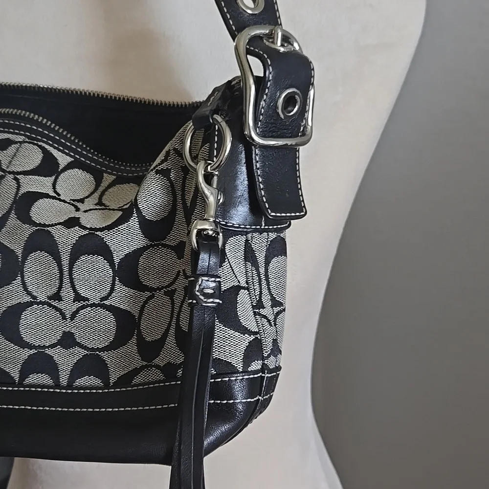 Coach Stylish Black and Cream Designer Women's Bag - Picture 4 of 6